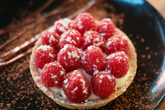Fresh Raspberry Tart with Powdered Sugar