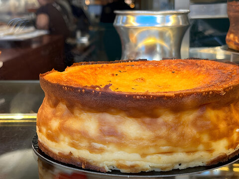 Large cheesecake from San Sebastian