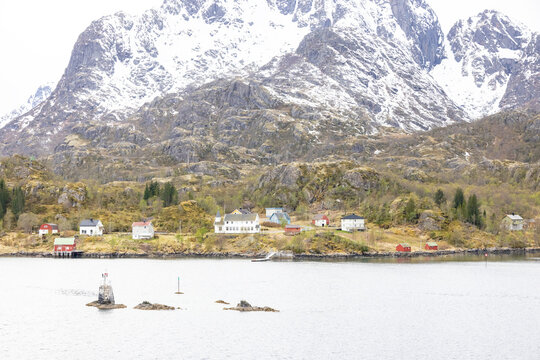 Han&oslash;y (Northern Sami: H&aacute;nik) is a village in Hadsel municipality in Nordland, Norway. The village is an old trading post north of Austv&aring;g&oslash;y, and is located at the northern end of Raftsundet.