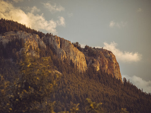 Mount Helena sunset on cliffs