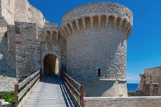 Fortezza e Abbazia di Santa Maria a Mare. Isola di San Nicola - Isole Tremiti - Foggia - Puglia - Italia