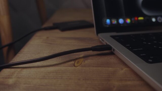Connecting external SSD drive to laptop via USB-C