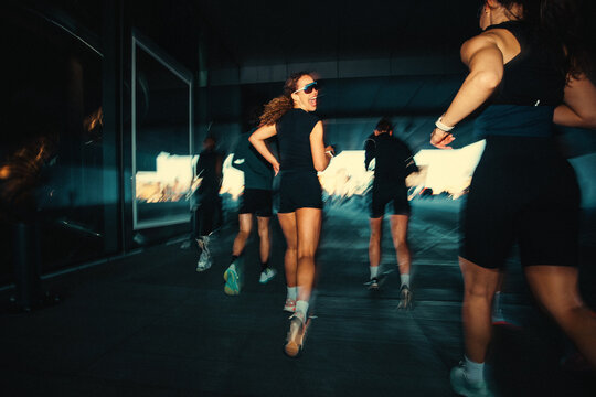 Community running brings the group together in an urban run club