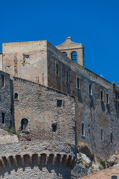 Fortezza e Abbazia di Santa Maria a Mare. Isola di San Nicola - Isole Tremiti - Foggia - Puglia - Italia	