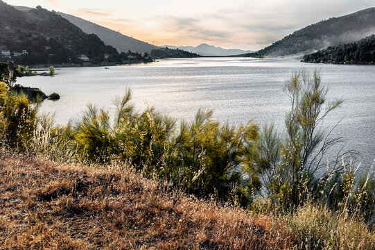 Embalse del Burguillo despues del amanecer