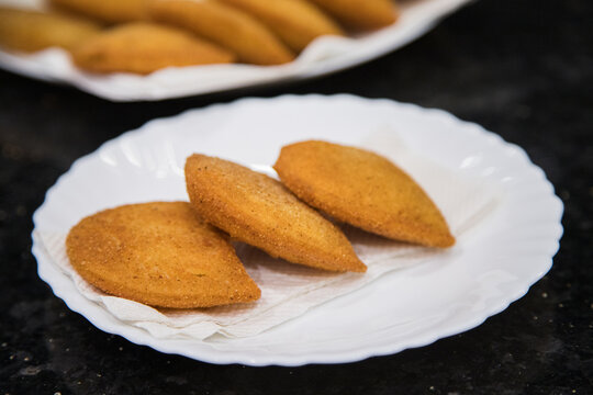 Rissol in Portugal, as risole in Brazil, or rissole in French, is a salty pastry, a kind of half-moon shaped snack, it can be meat, shrimp or cheese.	
