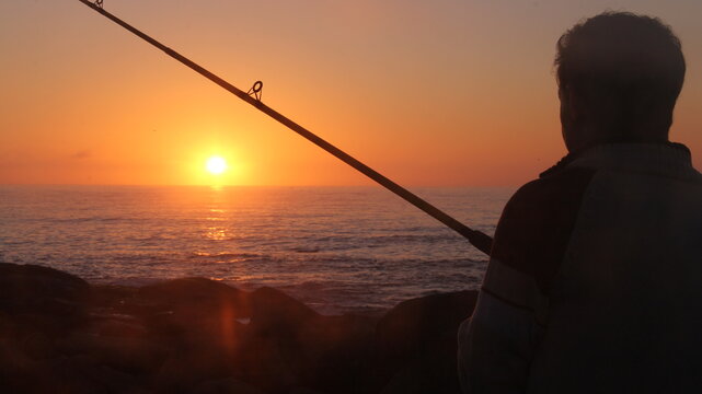Pescando al amanecer