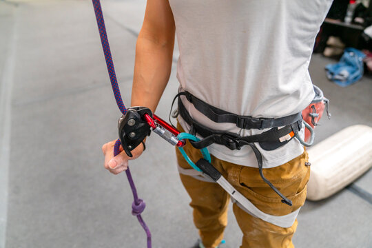 Climber belayer gri gri rope 