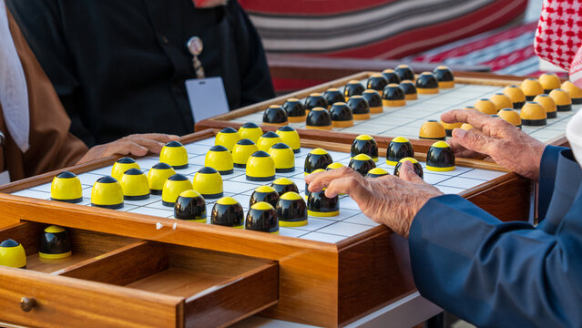 al damam board game-a traditional arabic game