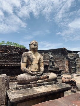 statue of buddha