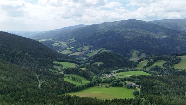 Bucklige Welt, Wechselgebiet. Luftaufnahmen in die Landschaft, von Otterthal, Trattenbach