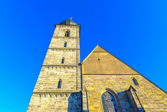 Historische gotische Stadtpfarrkirche St. Martin mit hohem Turm in Forchheim in Bayern