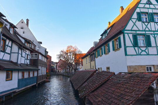 Historische Fischk&auml;sten im Viertel &bdquo;Klein Venedig&ldquo; an der Wiesent in Forchheim
