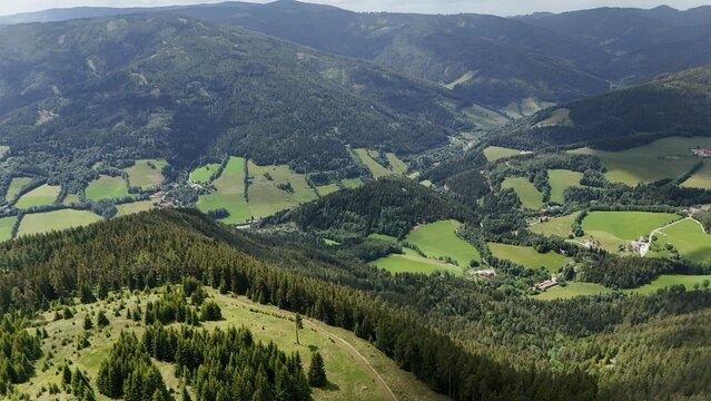 Drohnenblick ins Tal der Feistritz, Feistritz am Wechsel 