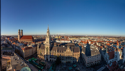 Obraz premium scenic view to famous church of our lady - german - Frauenkirche - in Munich