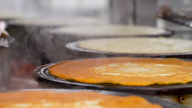 Industrial food production of pancakes
