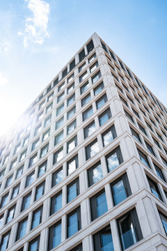 Modernes Geb&auml;ude