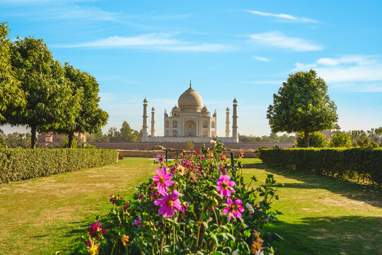 unesco heritage world site Taj Mahal in Agra, Uttar Pradesh, India