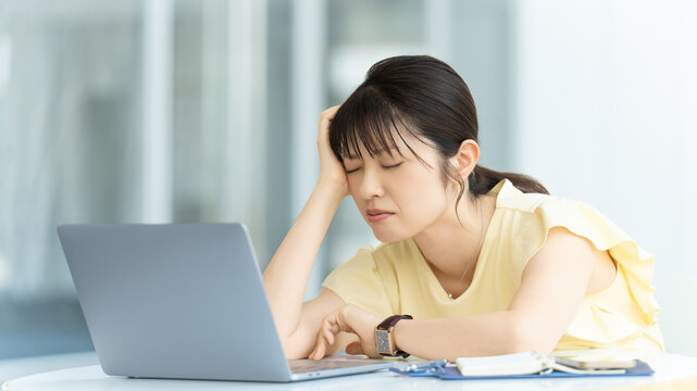 疲れた女性・ビジネスウーマン, Tired Businesswoman