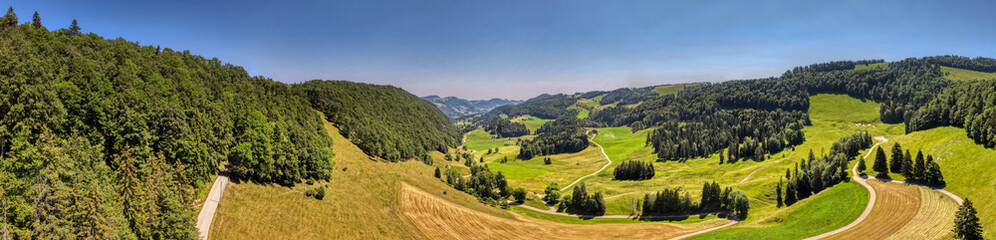 Fototapeta premium Scheltenpass, Schweizer Jura, Luftaufnahme vom 20.06.2026
