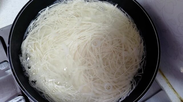 한국, 음식, 국수, 소면, 국수 삶기, 소면 삶기,Korea, Food, Noodles, Somyeon, Boiling noodles, Boiling somyeon