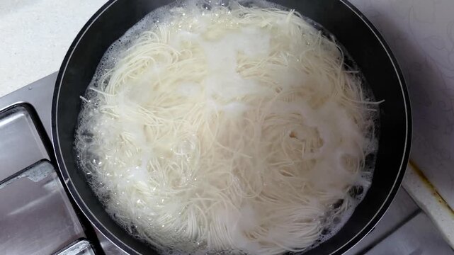 한국, 음식, 국수, 소면, 국수 삶기, 소면 삶기,Korea, Food, Noodles, Somyeon, Boiling noodles, Boiling somyeon