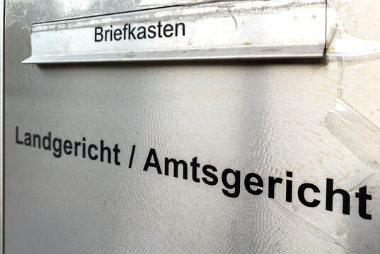 Briefkasten des Land und Amtsgericht in Deutschland als Symbolbild