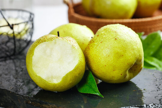 Fresh Yulu Pears from Shanxi, China - Whole and Cut Half
