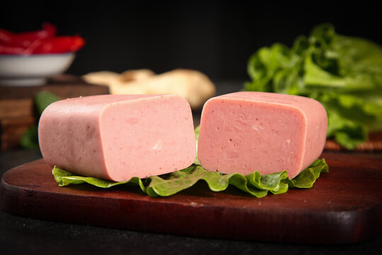 Fresh Pork Luncheon Meat Blocks with Lettuce and Vegetables
