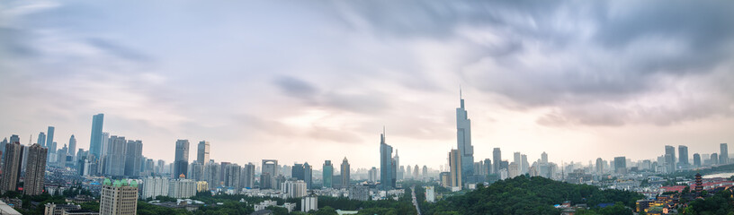 Chicago Skyline with Willis Tower and Downtown Skyscrapers © PhanThi