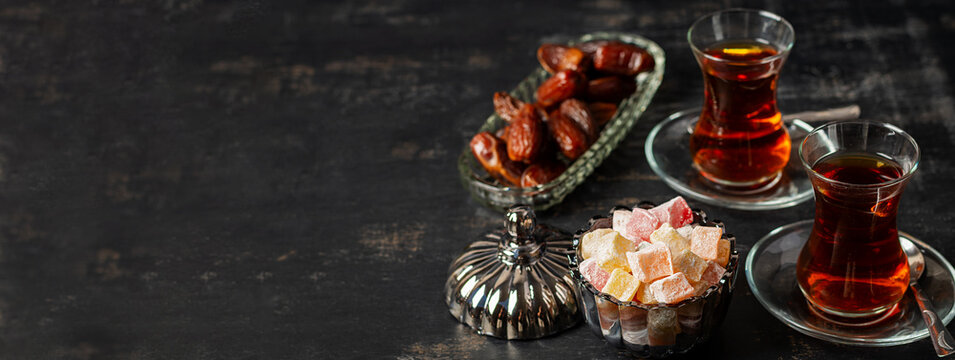 Assorted Turkish Delight Served with Hot Tea