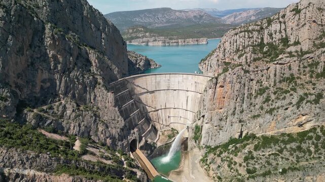 Embassament de Canelles-Finestres-Montrebei
