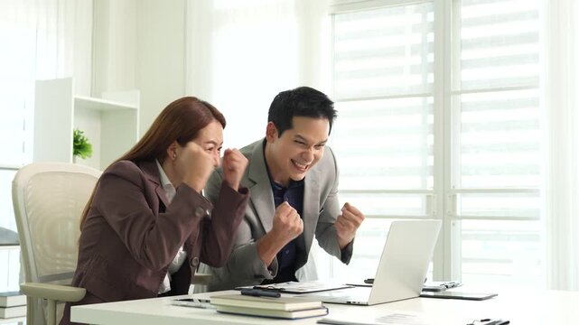Professional Mentoring and Knowledge Sharing in Modern Office