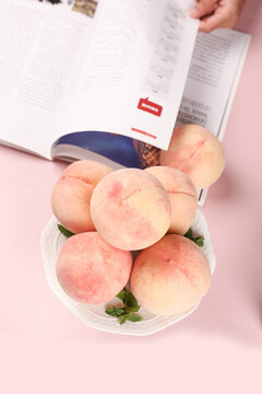 Fresh Juicy Peaches from Wuxi Yangshan with Shopping List