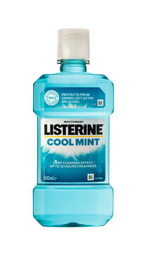 Listerine cool mint mouthwash bottle on transparent background