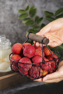 Fresh Hainan Lychees in Wire Basket - Delicious Nonnucleated Variety