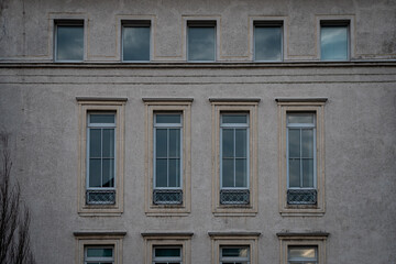 Obraz premium Upper façade detail – Invalidenstraße, Berlin‑Mitte, Germany