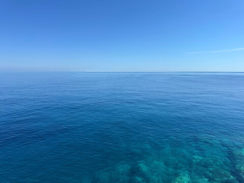 Serene sea and blue clear sky.