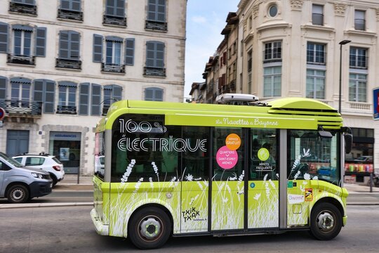 Mini bus 100% &eacute;l&eacute;ctrique &agrave; Bayonne, Nouvelle Aquitaine