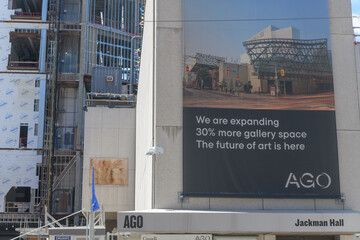 Fototapeta premium construction of Dani Reiss Modern and Contemporary Gallery, designed by Diamond Schmitt, expansion of the Art Gallery of Ontario, viewed from McCaul St, south of Dundas St W, Toronto