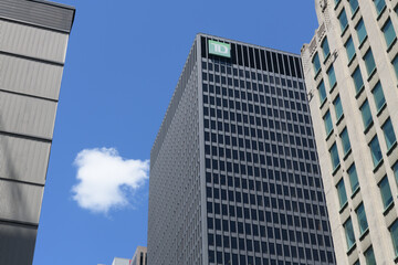 Naklejka premium roofline profile and corporate logo on the exterior of TD-Centre West Tower, 100 Wellington St W, Toronto