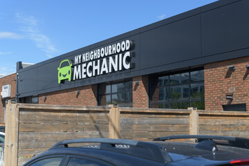 Naklejka premium exterior building facade and sign outside My Neighbourhood Mechanic located at 4 Cariboo Av, Toronto