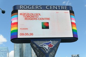 Fototapeta premium Toronto Rogers Centre Gardiner LED Pylon (located at Rees St & Bremner Blvd) with advertisement for Rufus du Sol / Toronto Blue Jays