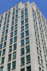 Naklejka premium skyward view of Prudential House, designed by Kaplan & Sprachman, 1929, in art deco style, located at 55 York St, Toronto