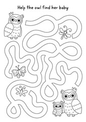 Naklejka premium Forest animals black and white maze for children with mother owl, baby owlet. Line labyrinth game with wild birds. Woodland printable activity, coloring page, worksheet with parent, kid, butterfly