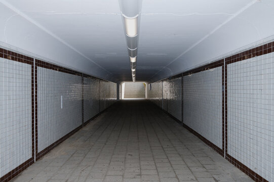 Fu&szlig;g&auml;ngertunnel in K&ouml;ln Deutz vom Auenweg zur Messe K&ouml;ln.