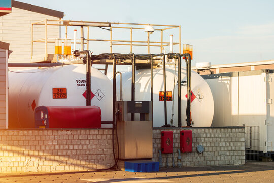 Self-Service White Industrial Fuel Tanks and Dispenser Station, The Concept of Fuel Storage