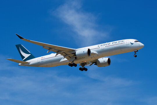 Cathay Pacific Airbus A350-900 (B-LQF) on final approach to Narita International Airport