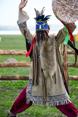 Obraz premium Dancers performing Mongolian shamanic rituals on the grasslands
