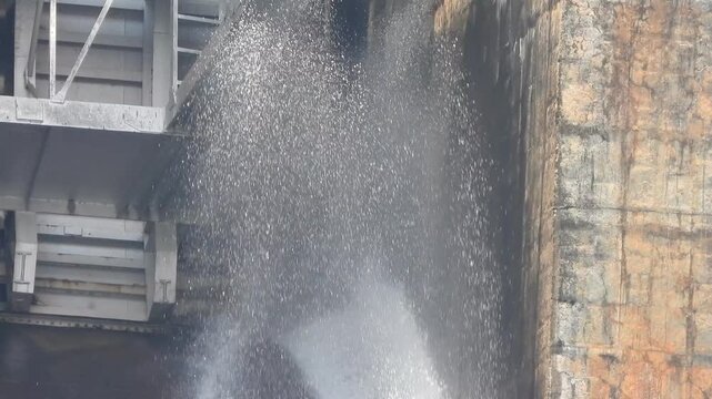 Beautiful water water bubble in Dam .